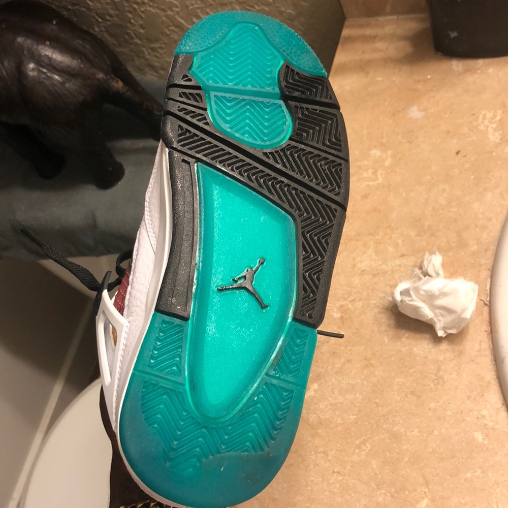 Jordan retro 4’s 7.5 - Picture 4 of 4